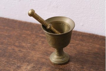 ヴィンテージ雑貨　フランスビンテージ　青銅製のスパイスマッシャー(すり鉢、すりこぎ)(R-041476)