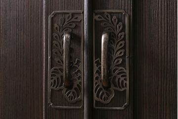 アンティーク家具　昭和中期　総桐材　衣装盆付き　調湿性と気密性に優れた桐箪笥(重ね箪笥、和タンス、衣装箪笥、桐たんす)(R-041533)