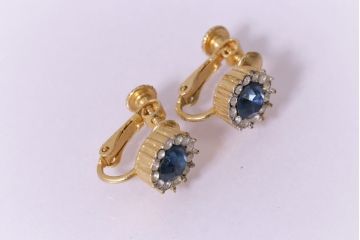 ヴィンテージ雑貨　ブルーのストーンが上品なビンテージイヤリング(アクセサリー)(R-041542)