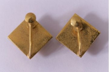 ヴィンテージ雑貨　スクエア型のエレガントなビンテージイヤリング(アクセサリー)(R-041544)