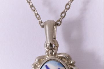 ヴィンテージ雑貨　ヨーロッパ　デルフト磁器　風車が描かれたビンテージのネックレス(ペンダント、アクセサリー)(R-041545)