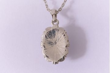 ヴィンテージ雑貨　ヨーロッパ　デルフト磁器　風車が描かれたビンテージのネックレス(ペンダント、アクセサリー)(R-041545)