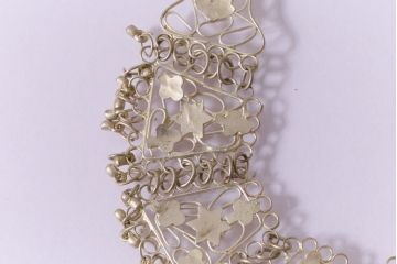 ビンテージ雑貨　和製ヴィンテージ　個性的なデザインのネックレス(チョーカー、アクセサリー)(R-041546)