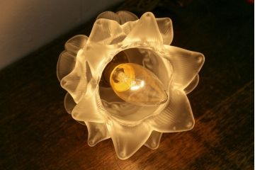 ヴィンテージ照明　フランスビンテージ　青銅　花型シェードのウォールランプ(壁付け照明、壁掛け照明)(R-041551)