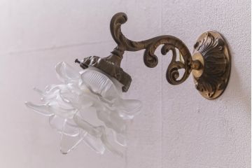 ヴィンテージ照明　フランスビンテージ　青銅　花型シェードのウォールランプ(壁付け照明、壁掛け照明)(R-041551)