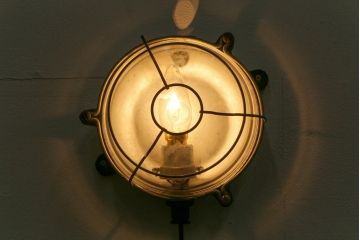 ヴィンテージ雑貨　フランスビンテージ　インダストリアルなカプセルランプ(ウォールランプ、壁付け、壁掛け照明)(R-041553)