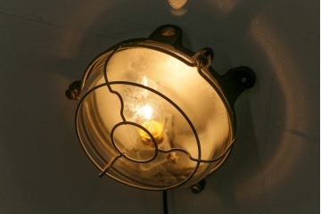 ヴィンテージ雑貨　フランスビンテージ　インダストリアルなカプセルランプ(ウォールランプ、壁付け、壁掛け照明)(R-041553)