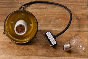 アンティーク照明　エンボスがおしゃれなペンダントライト(吊り下げ照明、天井照明)(R-041554)