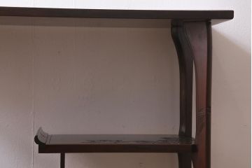 中古　伝統工芸　日光彫り　牡丹の彫刻が優美な印象の飾り棚(茶棚、違い棚、オープンラック)(R-041558)