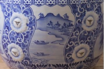 アンティーク雑貨　昭和初期　山水図・桜　繊細に描かれた図が美しい瀬戸火鉢(鉢カバー)(R-041561)