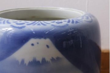 レトロ雑貨　富士山の図　淡い色が優しげな瀬戸火鉢(手あぶり、鉢カバー)(R-041566)