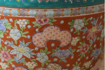 アンティーク雑貨　昭和初期　花文　彩り豊かな十錦手火鉢(瀬戸火鉢)(R-041569)