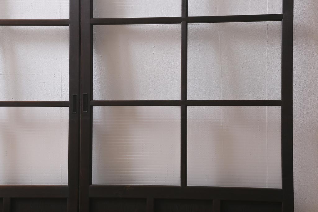 アンティーク建具　モールガラス入り　素朴な雰囲気が魅力のレトロなガラス戸2枚セット(引き戸)(R-041576)