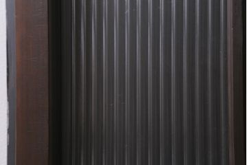 アンティーク建具　上手物!　腰板ケヤキ材・玉杢　ダイヤガラス・モールガラス・当店オリジナルガラス　凝った意匠が目を引く上品なガラス戸2枚セット(引き戸)(R-041579)