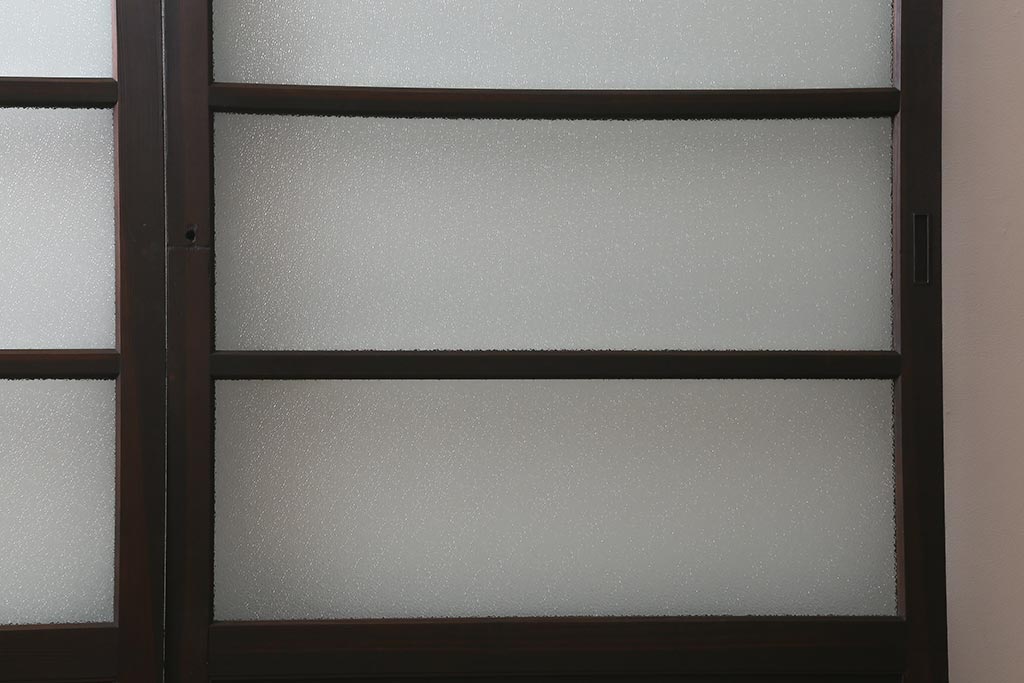 アンティーク建具　上手物!　腰板(欅材)　ダイヤガラス　落ち着いた色合いのレトロなガラス戸2枚セット　(R-041580)