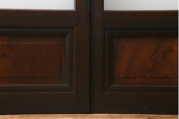アンティーク建具　上手物!　腰板(欅材)　ダイヤガラス　落ち着いた色合いのレトロなガラス戸2枚セット　(R-041580)