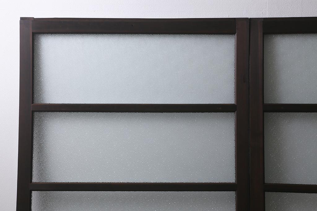 アンティーク建具　上手物!　腰板(欅材)　ダイヤガラス　落ち着いた色合いのレトロなガラス戸2枚セット　(R-041580)