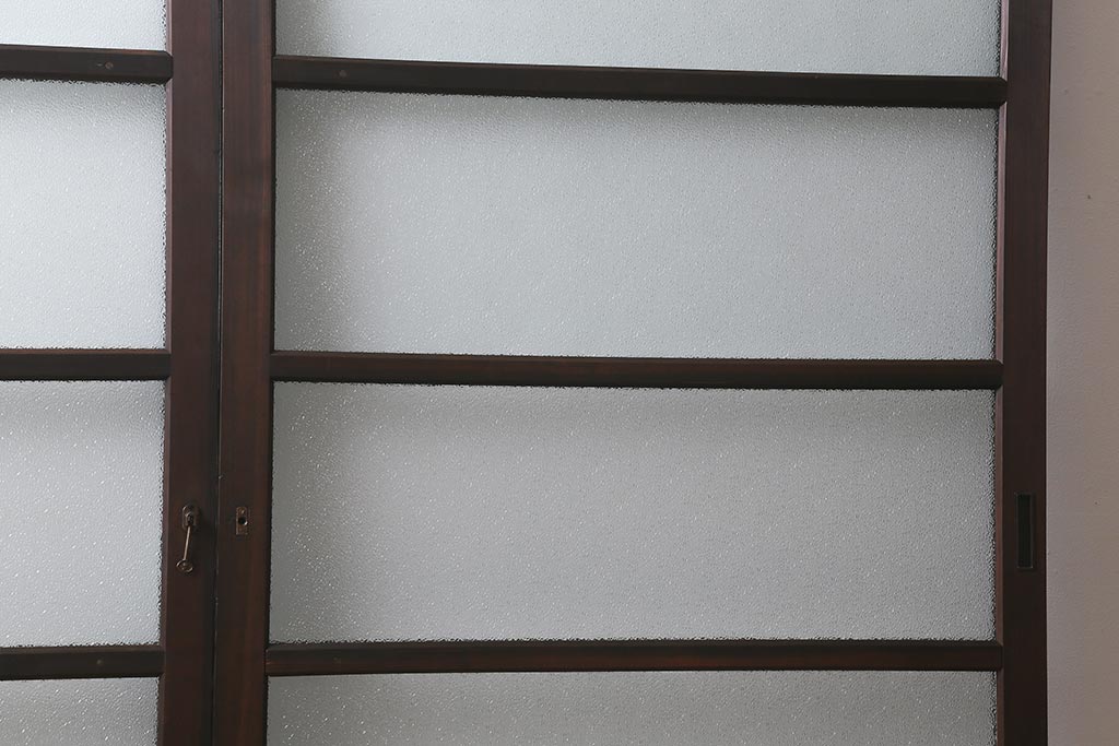 アンティーク建具　上手物!　腰板(欅材)　ダイヤガラス　落ち着いた色合いのレトロなガラス戸2枚セット　(R-041580)