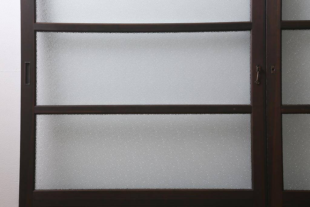 アンティーク建具　上手物!　腰板(欅材)　ダイヤガラス　落ち着いた色合いのレトロなガラス戸2枚セット　(R-041580)