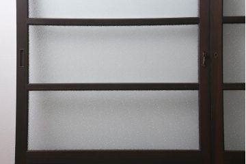アンティーク建具　上手物!　腰板(欅材)　ダイヤガラス　落ち着いた色合いのレトロなガラス戸2枚セット　(R-041580)