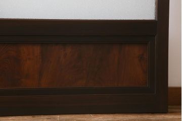 アンティーク建具　上手物!　腰板(欅材)　ダイヤガラス　落ち着いた色合いのレトロなガラス戸2枚セット　(R-041580)