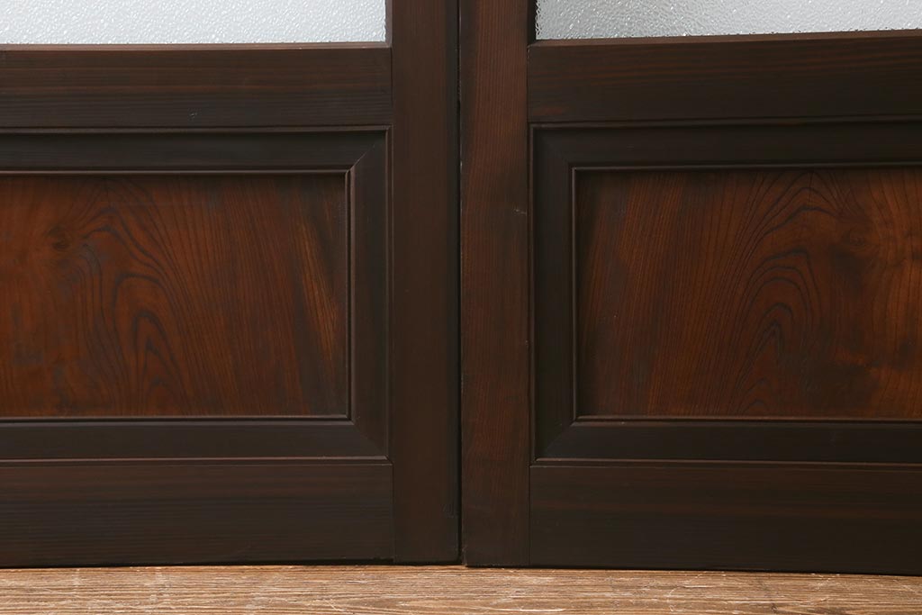 アンティーク建具　上手物!　腰板(欅材)　ダイヤガラス　落ち着いた色合いのレトロなガラス戸2枚セット　(R-041580)