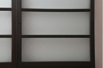アンティーク建具　上手物!　腰板ケヤキ材　ダイヤガラス　落ち着いた色合いのレトロなガラス戸2枚セット(引き戸・建具)(R-041580)
