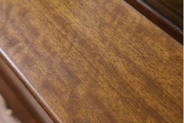 ヴィンテージ家具　北欧スタイル　G-PLAN(ジープラン)　ガラス戸　スタイリッシュな佇まいのサイドボード(サイドキャビネット、収納棚、ビンテージ)(R-041587)