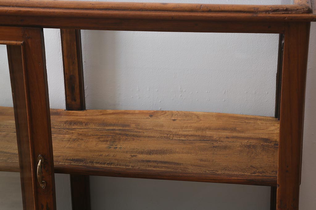 ヴィンテージ家具　ジャンクな風合いがおしゃれなガラスケース(ショーケース、陳列棚、飾り棚、ビンテージ)(R-041588)