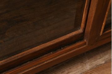 ヴィンテージ家具　ジャンクな風合いがおしゃれなガラスケース(ショーケース、陳列棚、飾り棚、ビンテージ)(R-041588)