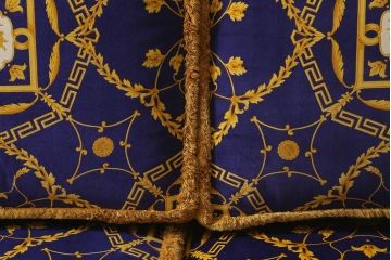 中古　イタリア　VERSACE(ヴェルサーチ)　スリーシーターソファ(三人掛け、3人掛け、トリプルソファ)(定価約180万円)(R-041591)