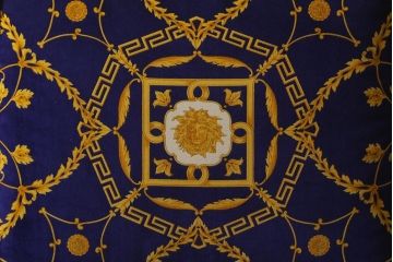 中古　イタリア　VERSACE(ヴェルサーチ)　スリーシーターソファ(三人掛け、3人掛け、トリプルソファ)(定価約180万円)(R-041591)