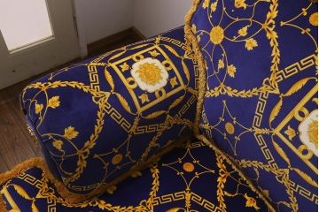 中古　イタリア　VERSACE(ヴェルサーチ)　スリーシーターソファ(三人掛け、3人掛け、トリプルソファ)(定価約180万円)(R-041591)