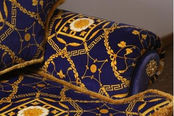 中古　イタリア　VERSACE(ヴェルサーチ)　スリーシーターソファ(三人掛け、3人掛け、トリプルソファ)(定価約180万円)(R-041591)