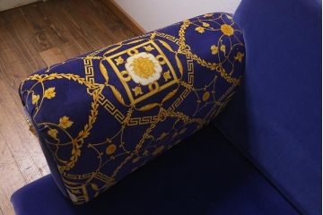 中古　イタリア　VERSACE(ヴェルサーチ)　スリーシーターソファ(三人掛け、3人掛け、トリプルソファ)(定価約180万円)(R-041591)