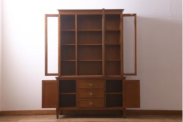 中古　DREXEL HERITAGE(ドレクセルヘリテイジ)　Triune(トライユン)　チャイナ　食器棚(キャビネット、収納棚、飾り棚)(定価約85万円)(R-041592)