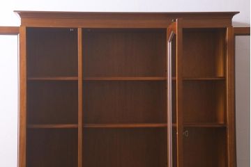 中古　DREXEL HERITAGE(ドレクセルヘリテイジ)　Triune(トライユン)　チャイナ　食器棚(キャビネット、収納棚、飾り棚)(定価約85万円)(R-041592)