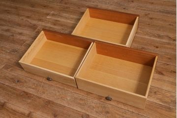 中古　DREXEL HERITAGE(ドレクセルヘリテイジ)　Triune(トライユン)　チャイナ　食器棚(キャビネット、収納棚、飾り棚)(定価約85万円)(R-041592)