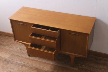 ヴィンテージ家具　北欧ビンテージ　ジェンティーク　チーク材　スモールサイドボード(テレビ台、テレビボード、収納棚)(R-041593)