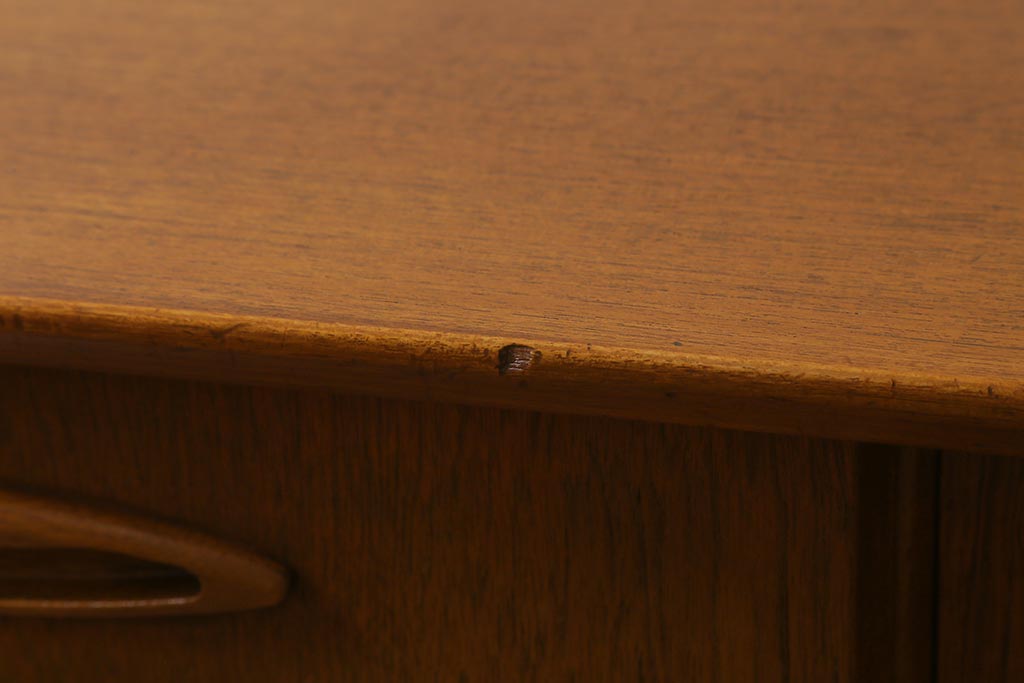 ヴィンテージ家具　北欧ビンテージ　ジェンティーク　チーク材　スモールサイドボード(テレビ台、テレビボード、収納棚)(R-041593)