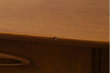 ヴィンテージ家具　北欧ビンテージ　ジェンティーク　チーク材　スモールサイドボード(テレビ台、テレビボード、収納棚)(R-041593)