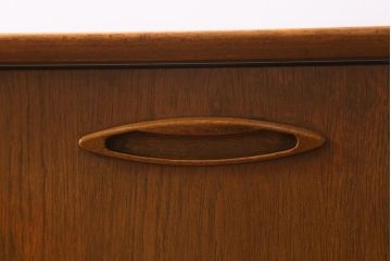 ヴィンテージ家具　北欧ビンテージ　ジェンティーク　チーク材　スモールサイドボード(テレビ台、テレビボード、収納棚)(R-041593)