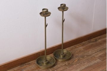 アンティーク雑貨　明治大正期　真鍮製　燭台一対(ろうそく立て、仏具)(R-041599)