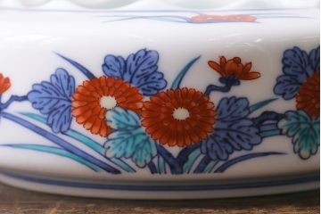 未使用品　今泉今右衛門　錦花絵灰皿　箱付き(色鍋島、色絵)(R-041602)