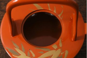 アンティーク雑貨　和製アンティーク　大正期　朱漆　鶴図柄銚子　箱付き(漆器)(R-041605)