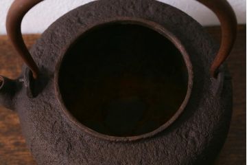 アンティーク雑貨　古民具　明治大正期　祥雪堂 造　鉄瓶(斑紫銅蓋、鉄ビン、茶道具)(R-041606)