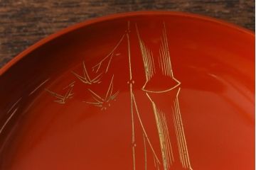 アンティーク雑貨　大正昭和初期　花蝶図　上がり藤　竹に雀　朱塗り　沈金蒔絵木製椀7客セット(お椀、漆器)(R-041619)