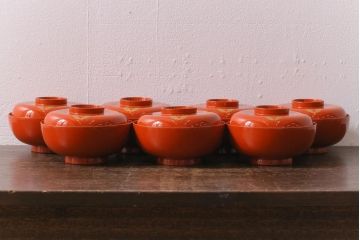 アンティーク雑貨　大正昭和初期　花蝶図　上がり藤　竹に雀　朱塗り　沈金蒔絵木製椀7客セット(お椀、漆器)(R-041620)