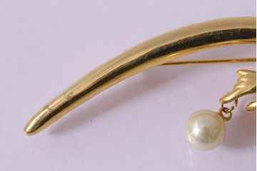 ヴィンテージ雑貨　昭和期　ハンドモチーフがエレガントなブローチ(アクセサリー、ビンテージ)(R-041621)