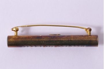 ヴィンテージ雑貨　昭和期　SILVER　ビンテージブローチ(R-041622)